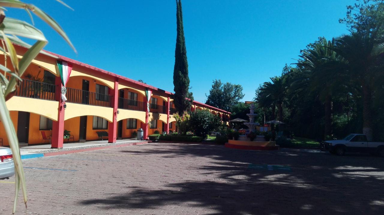 La Gloria De Calvillo Hotel Exterior photo